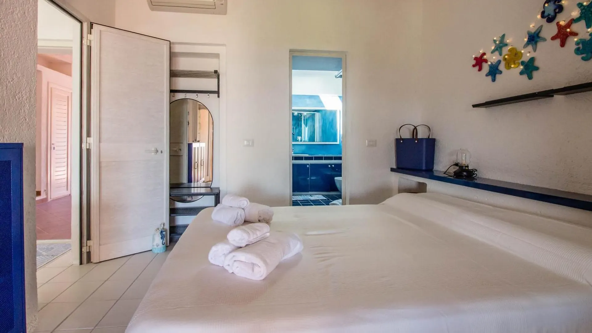 Apartment Villa With Private Garden, Parking & Shared Pool! Abbiadori
