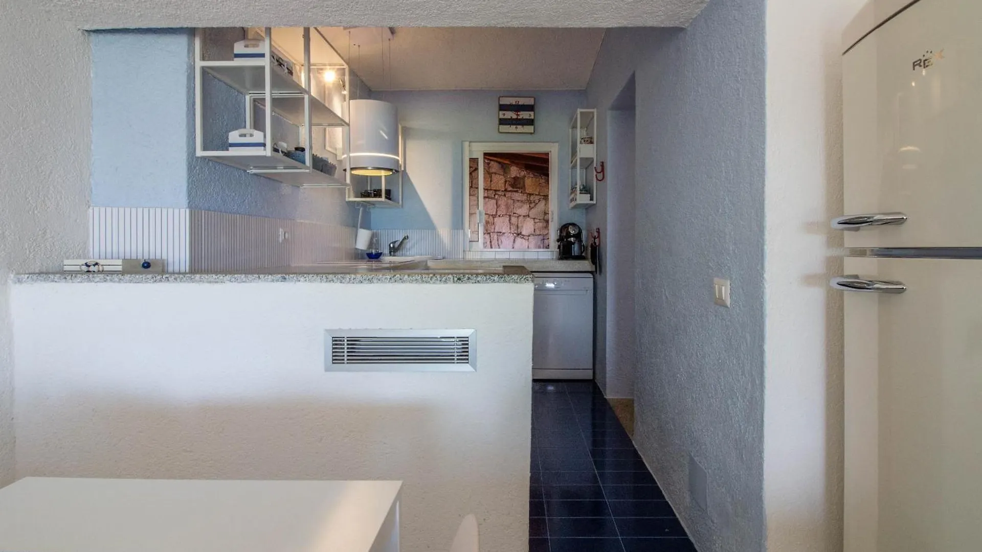 Villa With Private Garden, Parking & Shared Pool! Abbiadori Italy